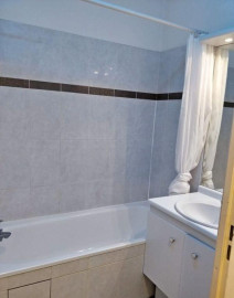 
                                                                                        Location
                                                                                         Saint-Denis, 2 pièces rénové