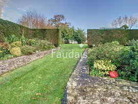 
                                                                                        Vente
                                                                                         SAINT-GEORGES MONTCOCQ, Maison en pierre 