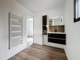 
                                                                                        Vente
                                                                                         SAINT JEAN D'ELLE - Maison de 2026 avec terrasse au pied des