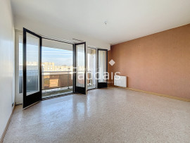 
                                                                                        Vente
                                                                                         SAINT-LO - Appartement proche Lycée Curie 