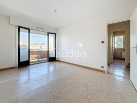
                                                                                        Vente
                                                                                         SAINT-LO - Appartement proche Lycée Curie 