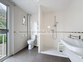 
                                                                                        Vente
                                                                                         Saint Lô - Ensemble immobilier 157 m2 centre ville 