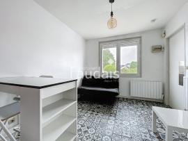 
                                                                                        Vente
                                                                                         SAINT-LO, IMMEUBLE LOCATIF - 8 STUDIOS MEUBLÉS