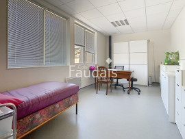 
                                                                                        Vente
                                                                                         SAINT-LÔ, Local professionnel pour de l'investissement locat