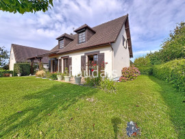 
                                                                                        Vente
                                                                                          SAINT-LO maison 6 pièces avec jardin  