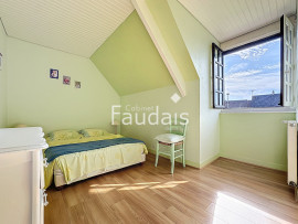 
                                                                                        Vente
                                                                                          SAINT-LO maison 6 pièces avec jardin  