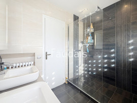 
                                                                                        Vente
                                                                                          SAINT LO maison d'architecte.