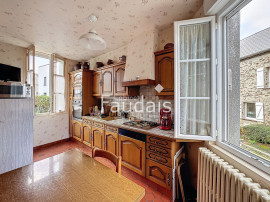
                                                                                        Vente
                                                                                         SAINT-LO - Maison de ville quartier SUD avec jardin, garage 