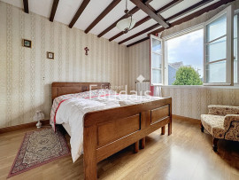 
                                                                                        Vente
                                                                                         SAINT-LO - Maison de ville quartier SUD avec jardin, garage 
