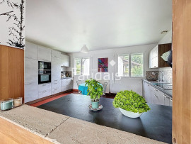 
                                                                                        Vente
                                                                                          Saint-Lô - Maison familiale - sous-sol complet -  proche li