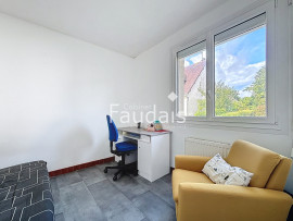 
                                                                                        Vente
                                                                                          Saint-Lô - Maison familiale - sous-sol complet -  proche li