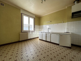 
                                                                                        Vente
                                                                                         SAINT LO - Proximité du Centre-Ville et des bus