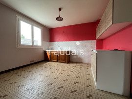 
                                                                                        Vente
                                                                                         SAINT LO - Proximité du Centre-Ville et des bus