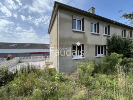 
                                                                                        Vente
                                                                                         SAINT LO - Proximité du Centre-Ville et des bus