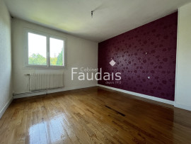 
                                                                                        Vente
                                                                                         SAINT LO - Proximité du Centre-Ville et des bus