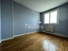 
                                                                                        Vente
                                                                                         SAINT LO - Proximité du Centre-Ville et des bus