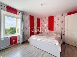 
                                                                                        Vente
                                                                                         Saint-Romphaire Maison de campagne Terrain 2688 m2 