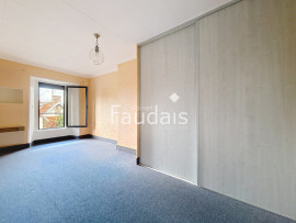 
                                                                                        Vente
                                                                                         SAINTE-SUZANNE SUR VIRE, Maison en pierre avec vie de plain-