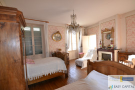 Vente
SECT LANGOIRAN PROPRIETE 10 PIECES SUR 5910 M2