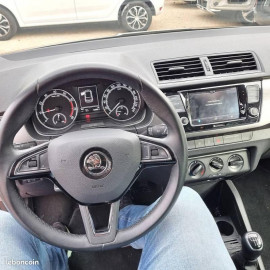 Voiture
Skoda Fabia 1.0 TSI - 12V TURBO