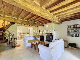 
                                                                                        Vente
                                                                                         Soulles -maison de charme en pierre de 167 m2 avec vie de pl