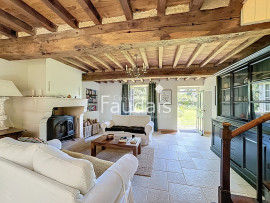 
                                                                                        Vente
                                                                                         Soulles -maison de charme en pierre de 167 m2 avec vie de pl