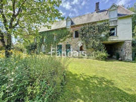 
                                                                                        Vente
                                                                                         Soulles -maison de charme en pierre de 167 m2 avec vie de pl