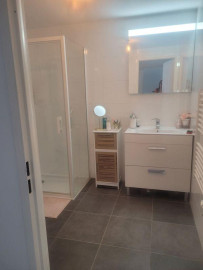 
                                                                                        Location
                                                                                         Sous-location dans 2P 40m²