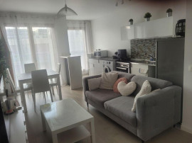 
                                                                                        Location
                                                                                         Sous-location dans 2P 40m²