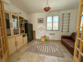 
                                                                                        Vente
                                                                                         Spacieuse demeure de 9 pièces, 235m²