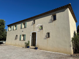 
                                                                                        Vente
                                                                                         Spacieuse demeure de 9 pièces, 235m²