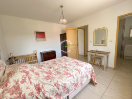 
                                                                                        Vente
                                                                                         Spacieuse demeure de 9 pièces, 235m²