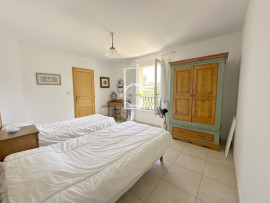 
                                                                                        Vente
                                                                                         Spacieuse demeure de 9 pièces, 235m²