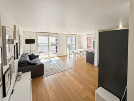 
                                                                                        Location
                                                                                         Spacieux 4 Pièces avec Balcon et Parking à Puteaux – Passage Voltaire (loyer tout inclus)