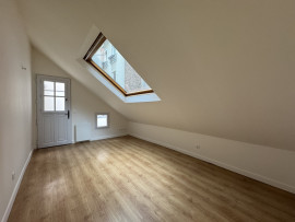 
                                                                                        Location
                                                                                         Spacieux 5 pièces meublé Pour colocation