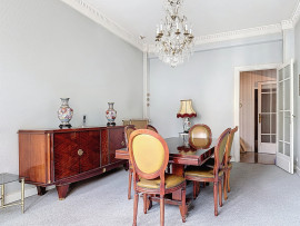 Vente
Spacieux appartement dans magnifique résidence Art Déco de Cimiez