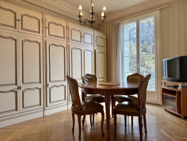 Vente
Spacieux appartement dans magnifique résidence Art Déco de Cimiez
