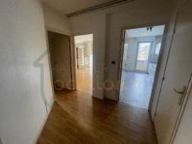 
                                                                                        Location
                                                                                         Spacieux appartement lumineux 3 chambres