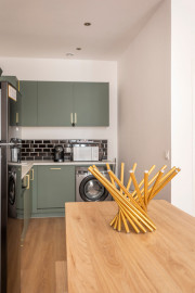 Location
Spacieux appartement rénové deux chambres (loyer tout inclus)