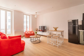 Location
Spacieux appartement rénové deux chambres (loyer tout inclus)