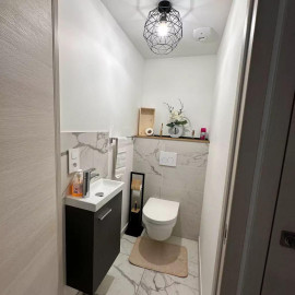 
                                                                                        Location
                                                                                         Spacieux,lumineux,chic en plein coeur du Lyon-Foch