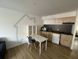 
                                                                                        Location
                                                                                         Spacieux studio meublé en centre-ville