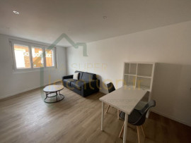 
                                                                                        Location
                                                                                         Spacieux studio meublé en centre-ville