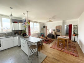 Location
Spacious and Comfortable 3-Room Apartment (loyer tout inclus)