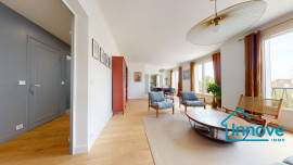 
                                                                                        Vente
                                                                                         Square Jean Houdon- Appartement familial 7 pièces - 138 m²