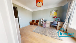 
                                                                                        Vente
                                                                                         Square Jean Houdon- Appartement familial 7 pièces - 138 m²