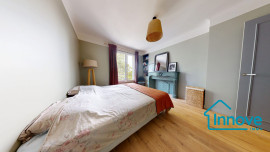 
                                                                                        Vente
                                                                                         Square Jean Houdon- Appartement familial 7 pièces - 138 m²