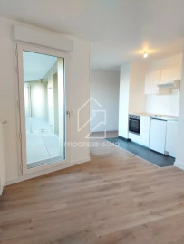 
                                                                                        Location
                                                                                         St Cyr studio de 29,16 m2 avec balcon et parking