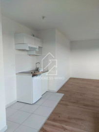
                                                                                        Location
                                                                                         St Cyr studio de 29,16 m2 avec balcon et parking