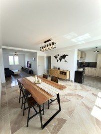 
                                                                                        Vente
                                                                                         St FOY limite LYON 5 – T4 RÉNOVÉ 70M² • DERNIER ÉTAGE • TERRASSE • CAVE  249 000€